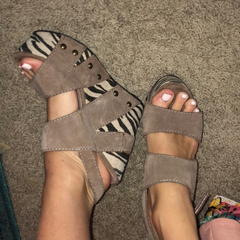 Betsey Johnson wedges size 7.5